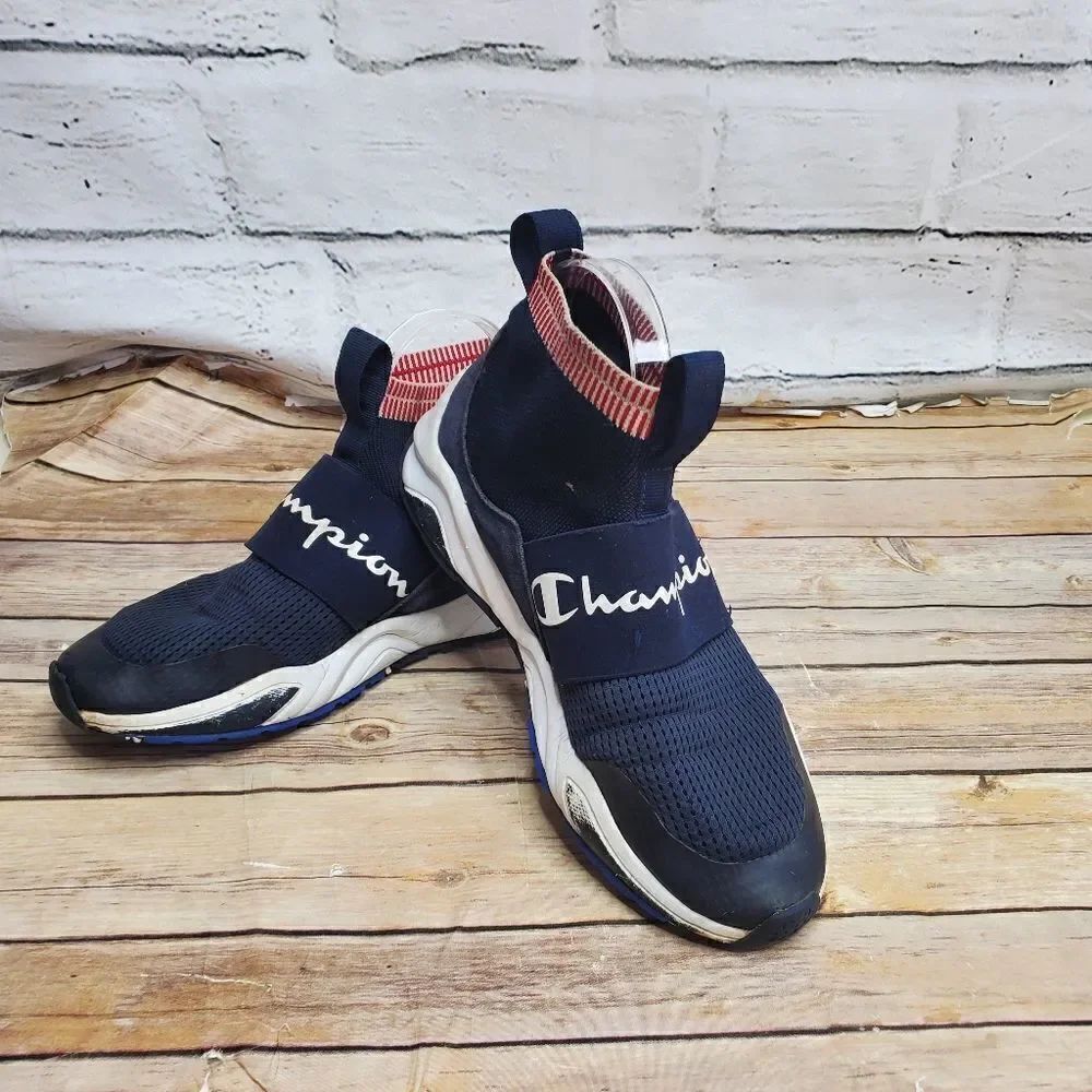 Men’s Champion Rally Pro Casual size 7 youth shoes
